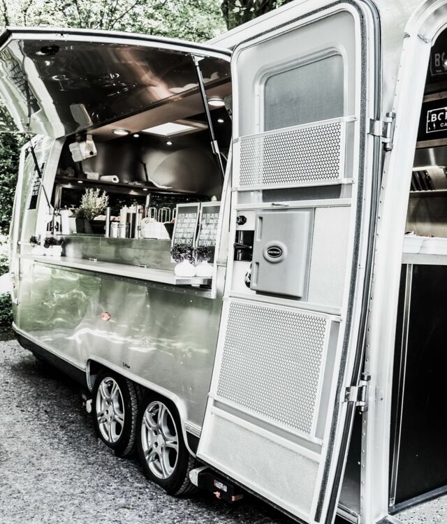 AIRSTREAM / STREETFOOD
